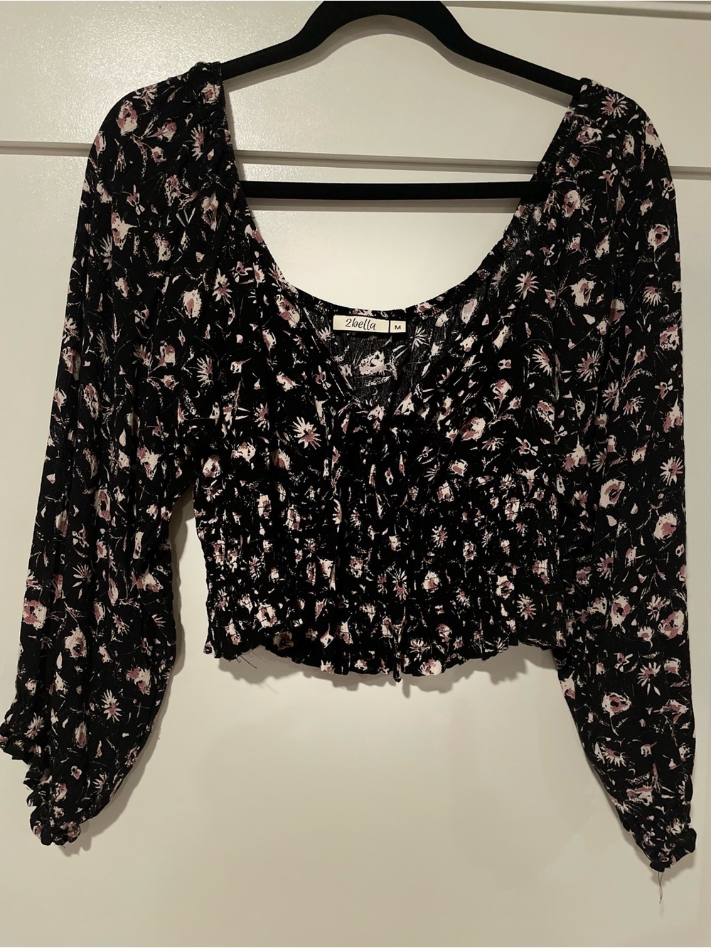 Black Floral Smocked Long-Sleeve Crop Top - Pink & White Print